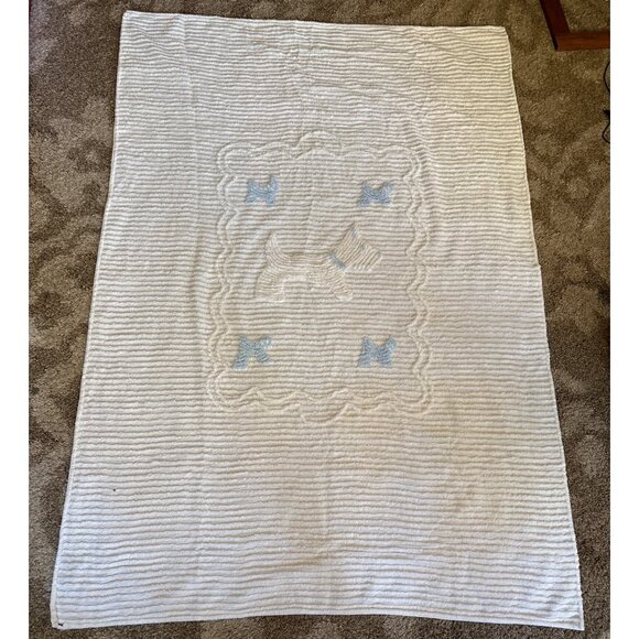 Chenille Bedspread with Scottie Dogs & Blue Bows 45"x66" Vintage - Picture 2 of 16